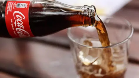 جمعية فرنسية تكشف “مفاجأة” في عبوات كوكا كولا وشويبس.. ما القصة؟